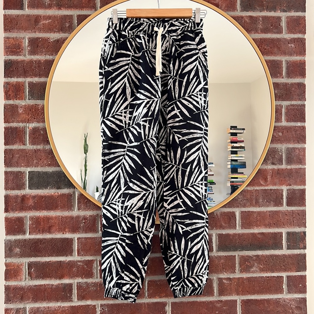 For Days Gauzy Jogger in Palm print